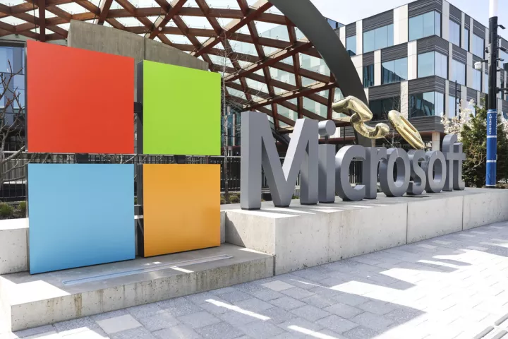 Η Microsoft θα υπογράψει τον κώδικα δεοντολογίας Τεχνητής Νοημοσύνης της ΕΕ - Τον απορρίπτει η Meta