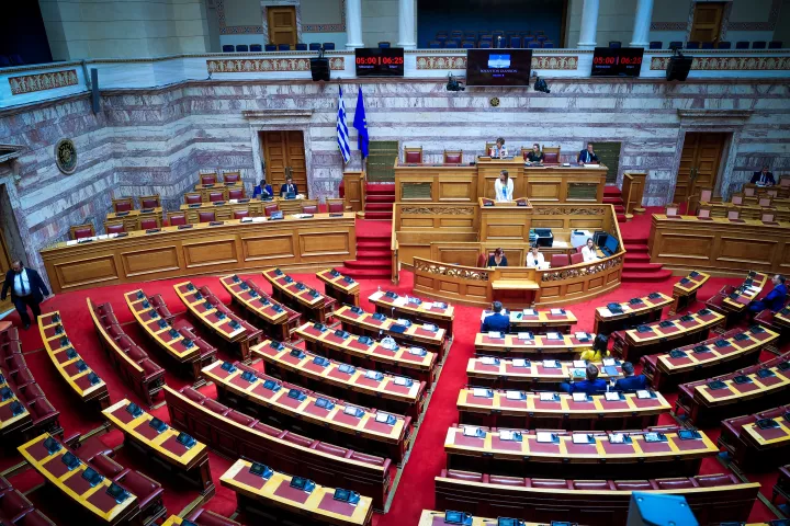 Βουλή: Κατατέθηκε το νομοσχέδιο του ΥΠΕΘΑ για αξιοποίηση της ακίνητης περιουσίας των Ενόπλων Δυνάμεων