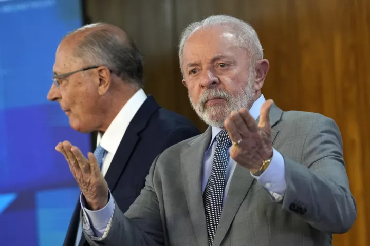 Βραζιλία: Ο Λούλα καταγγέλλει τις κυρώσεις των ΗΠΑ κατά των δικαστών στη δίκη του Μπολσονάρου