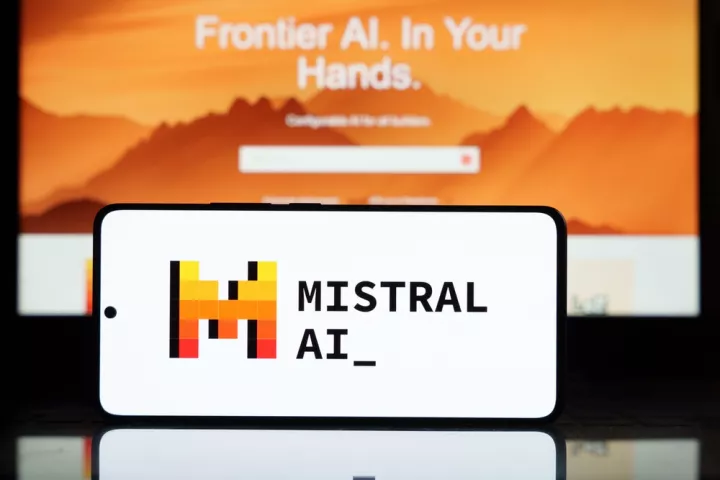 Ποια είναι η Mistral AI; Όλα όσα πρέπει να γνωρίζετε για τον ανταγωνιστή του OpenAI
