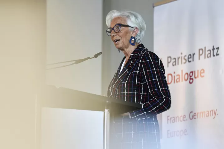 ΕΚΤ: Αμετάβλητα αναμένεται να διατηρήσει τα επιτόκια – Τα σενάρια για τις επόμενες συνεδριάσεις