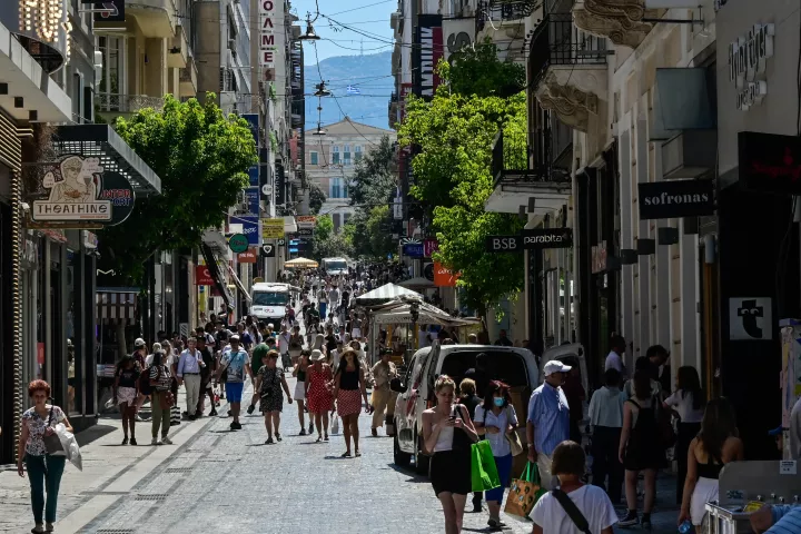 Ανοιχτά σήμερα τα εμπορικά καταστήματα: Ποιο είναι ωράριο λειτουργίας τους