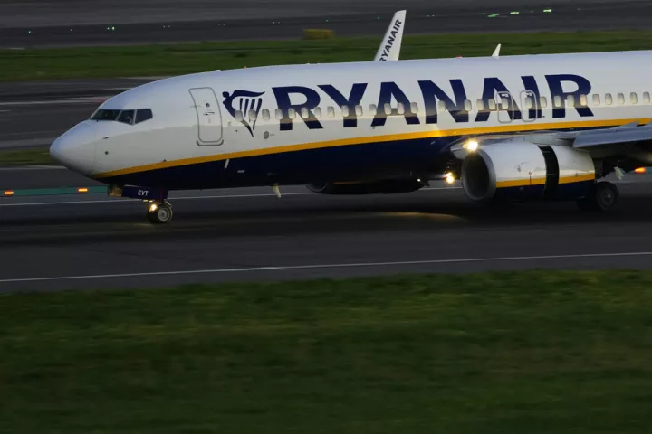 Υπερδιπλασιάστηκαν τα κέρδη της Ryanair στο δεύτερο τρίμηνο - Αύξηση 21% στις τιμές εισιτήριων
