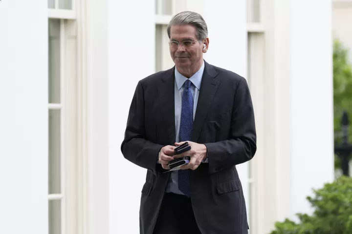 Μπέσεντ: Δεν πρόκειται να βιαστούμε να κλείσουμε εμπορικές συμφωνίες