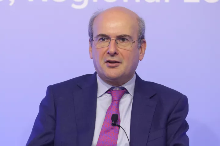 Κ. Χατζηδάκης: Η κυβέρνηση χωρίς φωνές και αντάρα υποστηρίζει τα εθνικά συμφέροντα στην πράξη (vid)
