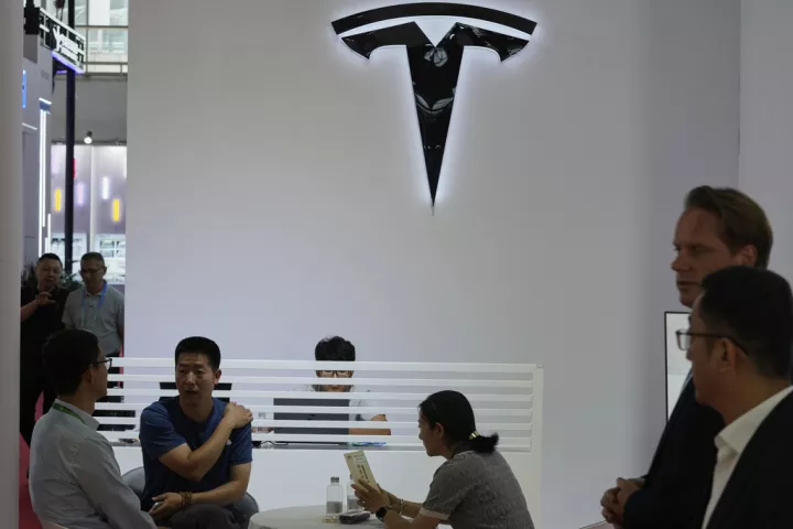Tesla: Με νέο οικονομικό αυτοκινήτο «απαντά» στη μείωση των εσόδων κατά 12%