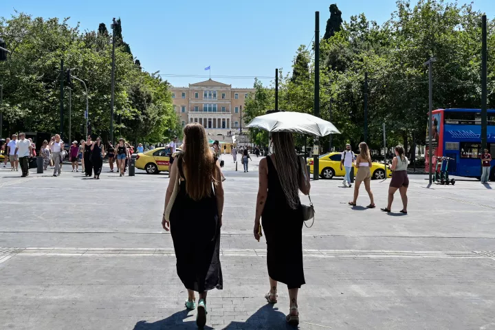 Συνεχίζεται το κύμα καύσωνα την Πέμπτη - Στους 42 βαθμούς η θερμοκρασία στην Αθήνα