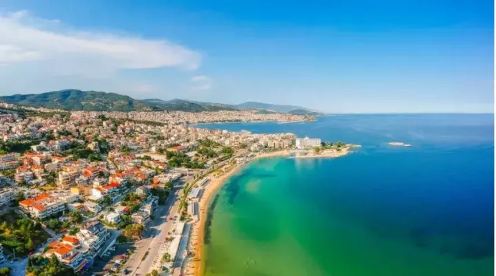 Airbnb στη Βόρεια Ελλάδα: «Εισβολή» Βαλκάνιων επενδυτών με αδήλωτα καταλύματα - Η περίπτωση της Καβάλας