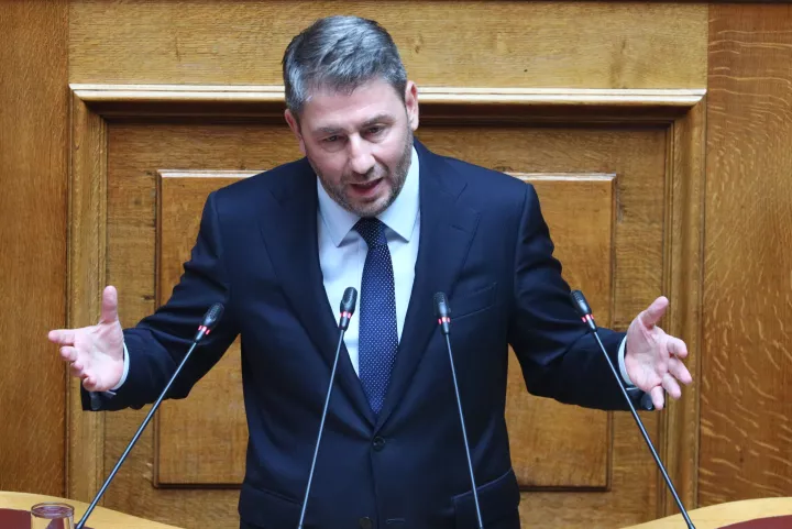 Κυβερνητικές πηγές για Ανδρουλάκη: Προσπαθεί να δικαιολογηθεί για τους «πράσινους φραπέδες»