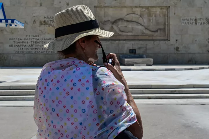 Σε κλοιό καύσωνα η χώρα - Στους 40 °C και άνω ο υδράργυρος, η πρόγνωση για τις επόμενες μέρες