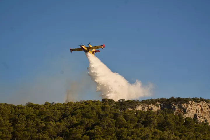 Υπό μερικό έλεγχο η πυρκαγιά στον Νερόμυλο Μεσσηνίας