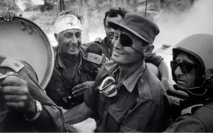 Η τρύπα στο νερό, ο Μακρόν και το παλαιστινιακό κράτος