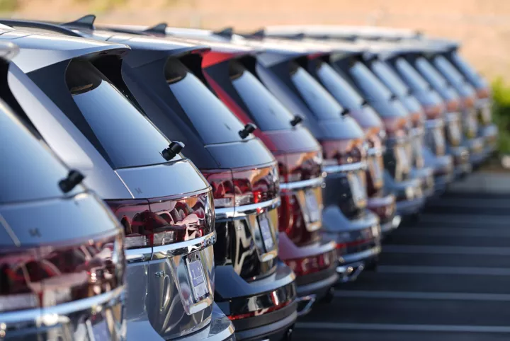 Η VW ζητά ευνοϊκή μεταχείριση στους δασμούς Τραμπ καθώς η ΕΕ διαπραγματεύεται εμπορική συμφωνία
