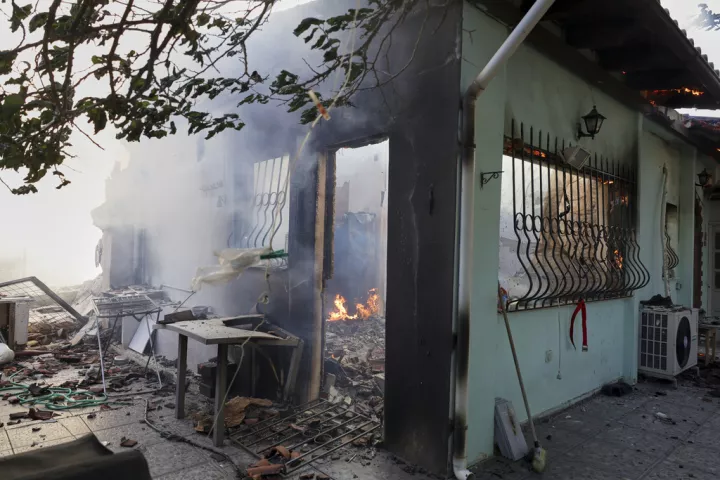 Πέντε άτομα έχουν διακομιστεί σε νοσοκομεία της Αττικής εξαιτίας των πυρκαγιών
