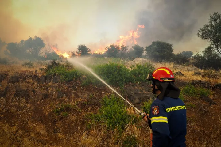 Πυροσβεστική: Διάσπαρτες εστίες ανά την επικράτεια - Τέσσερα τα ενεργά μέτωπα