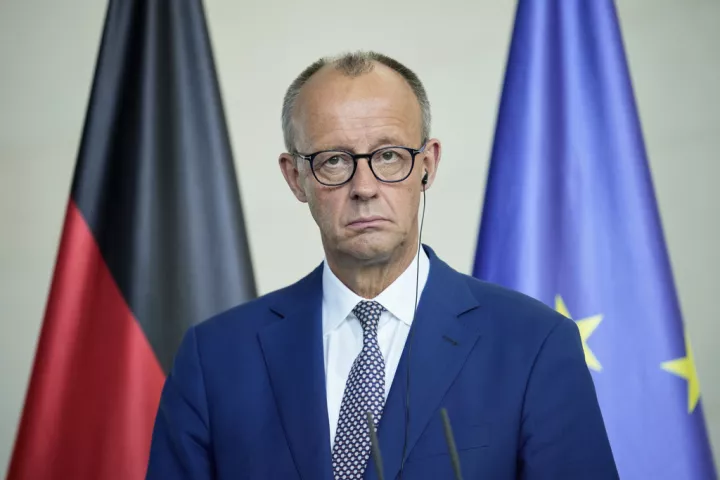 Γερμανία: Ο Μερτς στη δίνη των αριθμών - Δυσμενείς οι δημοσκοπήσεις για τον καγκελάριο