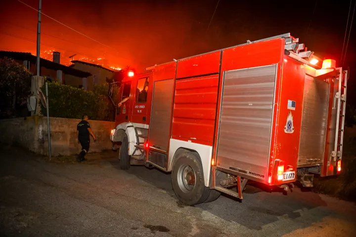 Περιορίστηκε η φωτιά σε δασική έκταση στον Άγιο Στέφανο Λακωνίας - Εστάλη προειδοποιητικό μήνυμα από το 112	