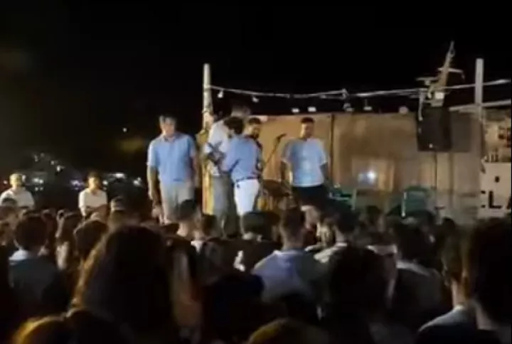 Αμοργός: Νεαροί διέκοψαν πανηγύρι φωνάζοντας «Λευτεριά στην Παλαιστίνη» - Έκοψαν το ρεύμα όταν τους απάντησαν «Λευτεριά στην Κύπρο» (vids)