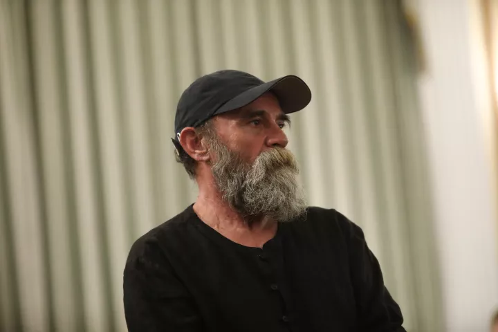 «Άλλος Άνθρωπος»: Σε δίκη για ξέπλυμα μαύρου χρήματος και σύσταση συμμορίας παραπέμπεται ο Κωνσταντίνος Πολυχρονόπουλος
