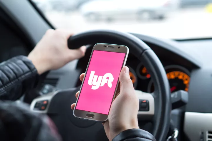 Η Lyft εδραιώνει την παγκόσμια παρουσία της: Ολοκληρώθηκε η εξαγορά της FREENOW