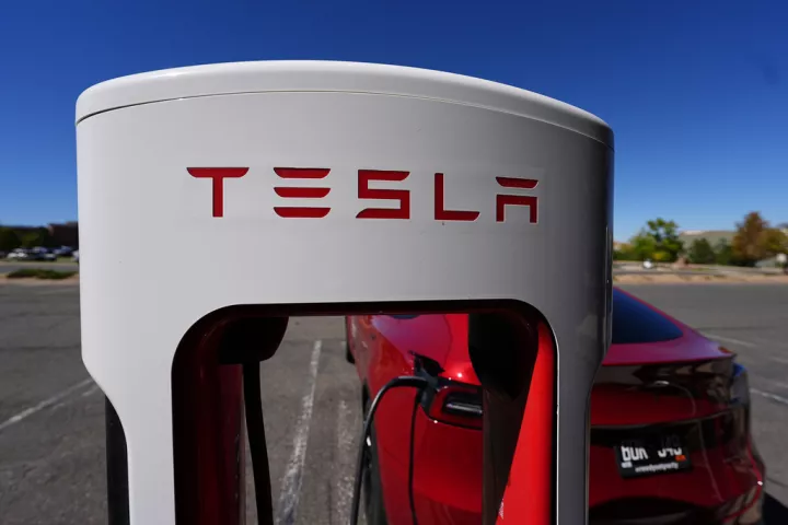 Πτώση στις πωλήσεις της Tesla σε Σουηδία, Γαλλία και Δανία για έβδομο συνεχόμενο μήνα