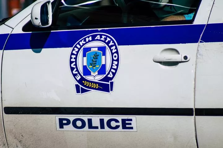 Συνελήφθη γυναίκα για την υπόθεση με το κορίτσι που βρέθηκε νεκρό σε παραλία στο Π. Φάληρο
