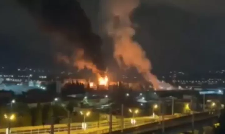 Πυρκαγιά σε ρωσικές πετρελαϊκές εγκαταστάσεις στο Σότσι μετά από επιδρομή ουκρανικών drones