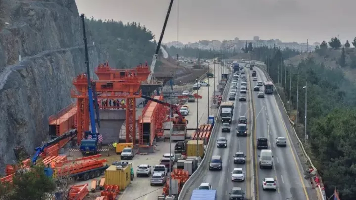 Σε τροχιά επιτάχυνσης οι εργασίες του FlyOver - Οι νέες παρεμβάσεις στον Περιφερειακό και το σχέδιο για την καθαίρεση του τούνελ