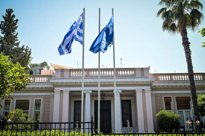 Κυβερνητικές πηγές: Ας μην ανησυχεί καλοκαιριάτικα ο κ. Ανδρουλάκης, εκλογές θα γίνουν το 2027