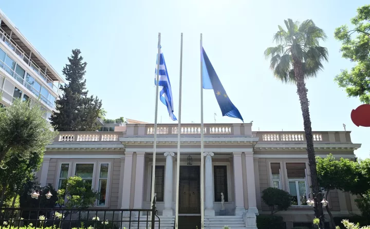 Κυβερνητικές πηγές για Παραστατίδη: Το ΠΑΣΟΚ θέλει να πάρει τη θέση του ΣΥΡΙΖΑ στην παρακμή
