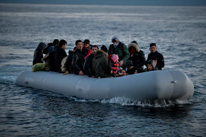 Ρόδος: Διάσωση 18 αλλοδαπών από πνευστή λέμβο – Σύλληψη 16χρονου για διακίνηση