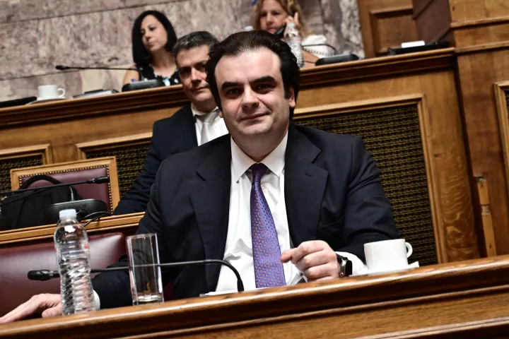 Κυρ. Πιερρακάκης για δωρεάν αναλήψεις από ΑΤΜ: Παρεμβαίνουμε με καθαρές αποφάσεις και ουσιαστική προστασία για όλους