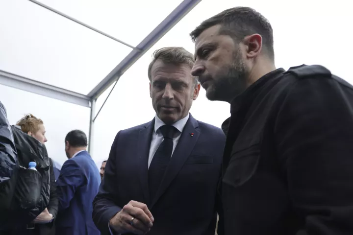 Επικοινωνία Ζελένσκι - Μακρόν: Συντονισμός για κατάπαυση του πυρός και κοινή ευρωπαϊκή στάση
