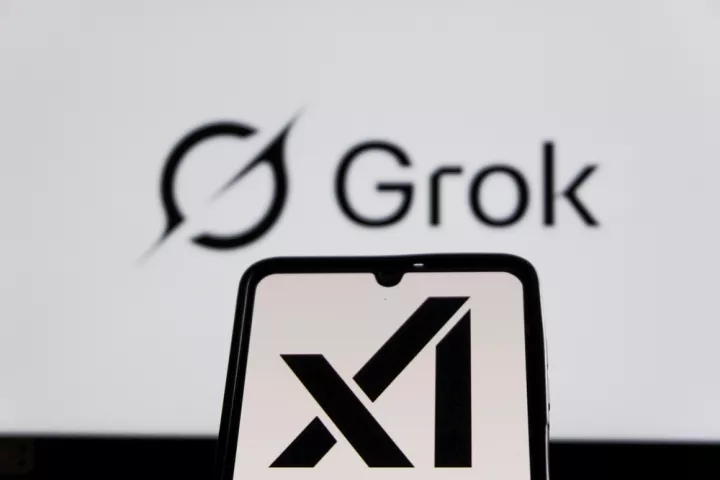 Grok: O Ίλον Μασκ ανακοινώνει την προσθήκη διαφημίσεων στις απαντήσεις του chatbot 