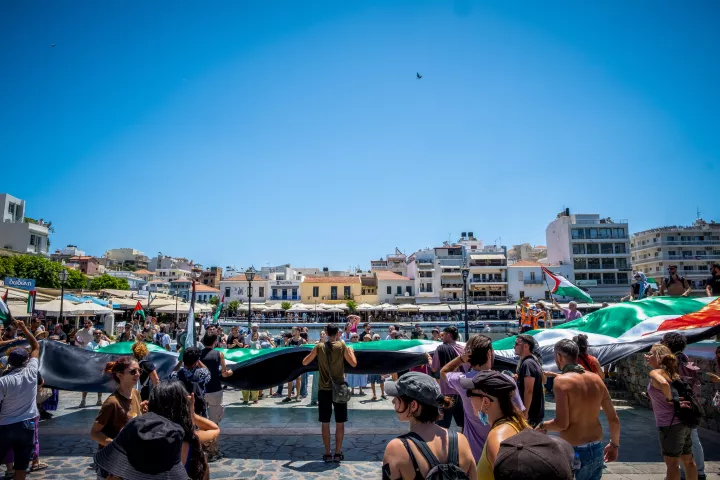 Δεν υπάρχει συμπαράσταση, υπάρχει σχέδιο με χρηματοδότες