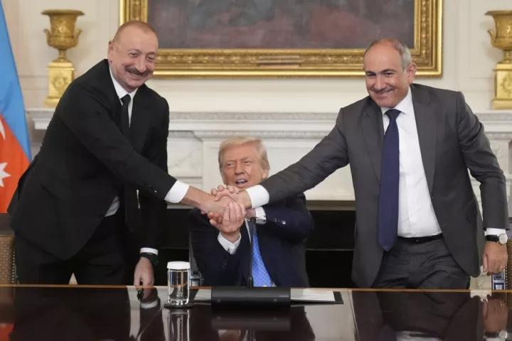 Αζερμπαϊτζάν και Αρμενία υπέγραψαν ειρηνευτική συμφωνία στον Λευκό Οίκο
