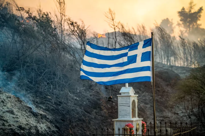 Φωτιά στην Αρχαία Ολυμπία: Χωρίς ενεργό μέτωπο στο Χελιδόνι - Μάχη της Πυροσβεστικής με τις αναζωπυρώσεις (pics&vids)