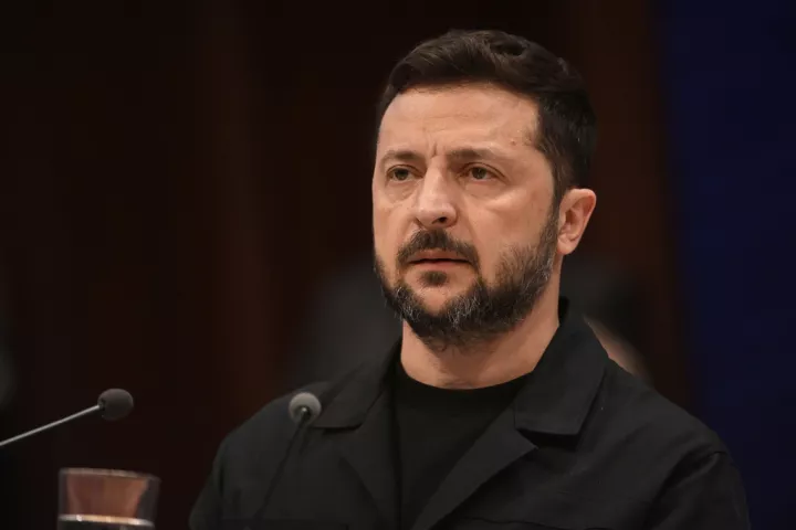 Ζελένσκι: Οι Ουκρανοί δεν θα παραχωρήσουν τη γη τους στους κατακτητές