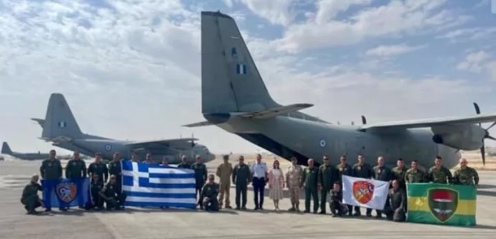  Κυρ. Μητσοτάκης: Η Πολεμική Αεροπορία έριξε 8,5 τόνους βασικών ειδών διατροφής στη Γάζα (pics&vid)