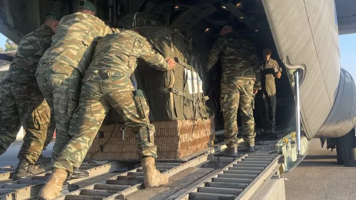 Συγχαρητήρια Δένδια στις Ένοπλες Δυνάμεις για την επιτυχημένη αποστολή ανθρωπιστικής βοήθειας στη Γάζα (pics&vids)