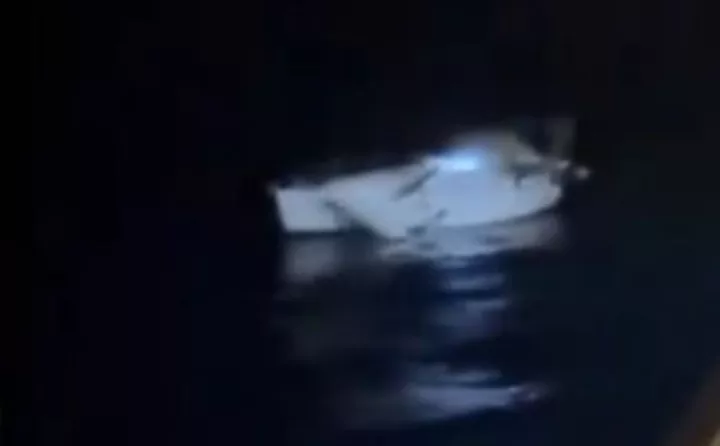 Ιστιοφόρο εξέπεμψε SOS ανοιχτά της Σύρου: Οι 2 Γάλλοι επιβάτες αρνούνται να εγκαταλείψουν το σκάφος