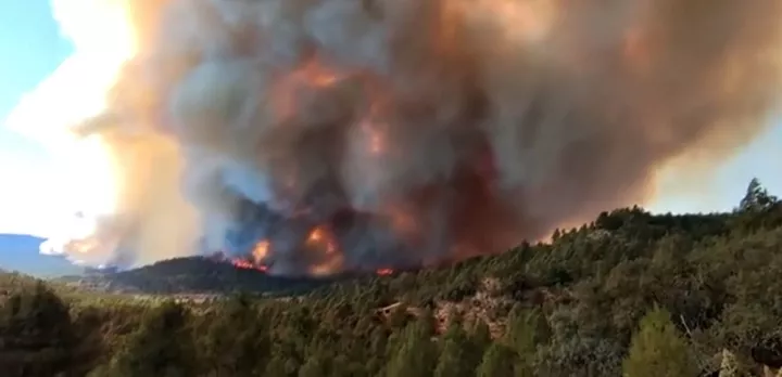 Πύρινη λαίλαπα στην Ισπανία: Απομακρύνθηκαν εσπευσμένα 1.000 άνθρωποι