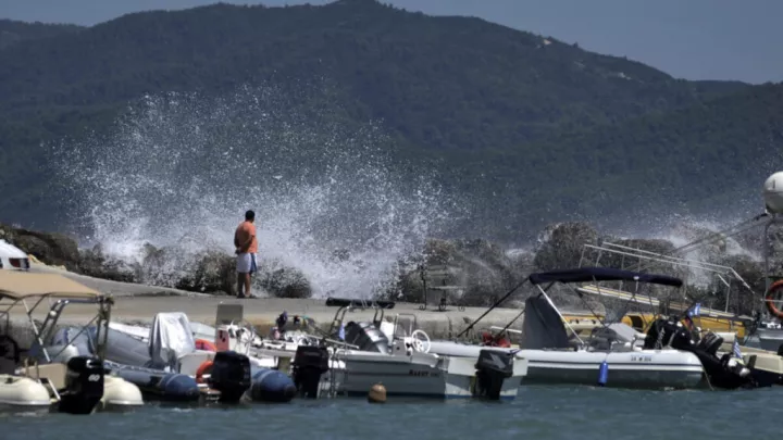 Hot-Dry-Windy: Ο κ. Λαγουβάρδος εξηγεί τον «χειρότερο συνδυασμό για τις δασικές πυρκαγιές»