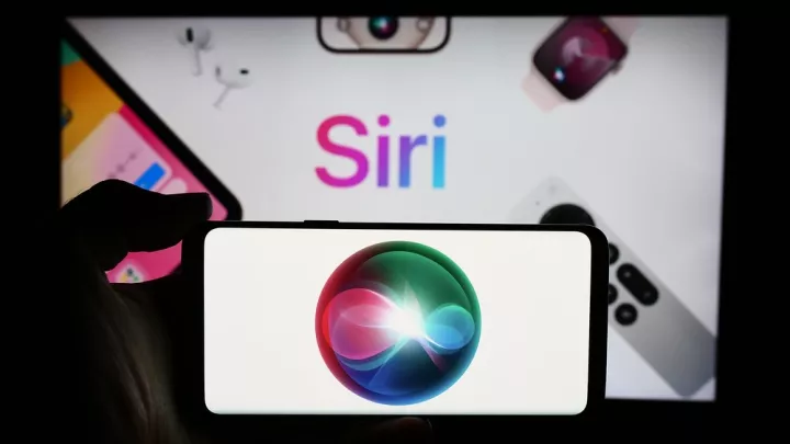 Apple: Η νέα Siri θα επιτρέψει στους χρήστες να χειρίζονται εφαρμογές μόνο με τη φωνή τους