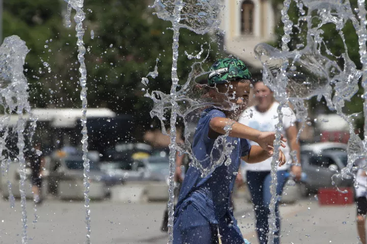 Ρεκόρ θερμοκρασίας 42,4 βαθμών Κελσίου για το μήνα Ιούλιο καταγράφηκε στο Κόσοβο	