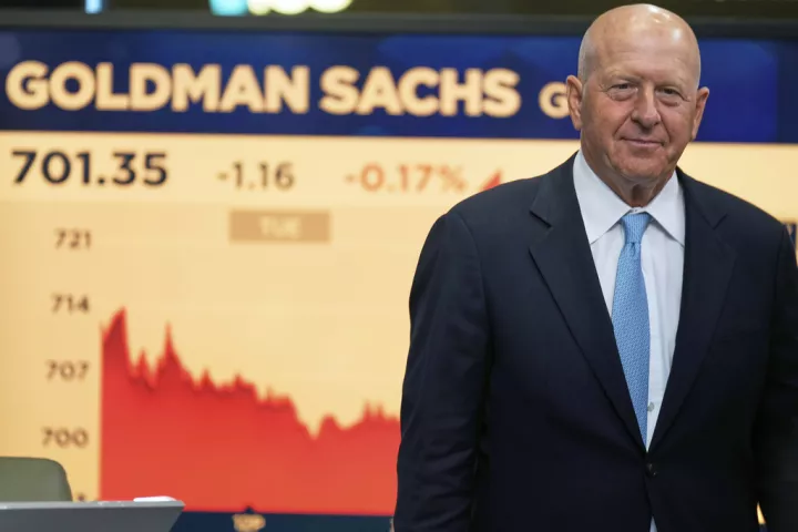Τραμπ: Κάλεσε τον Σόλομον της Goldman Sachs να αφήσει την τράπεζα και να γίνει DJ