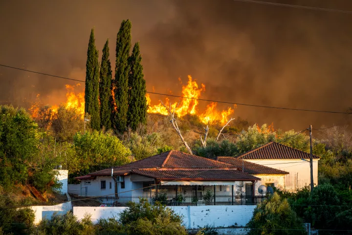 Να μάθουμε να ζούμε με τα megafires και την κλιματική αλλαγή - Απαιτείται εθνική στρατηγική για τις πυρκαγιές
