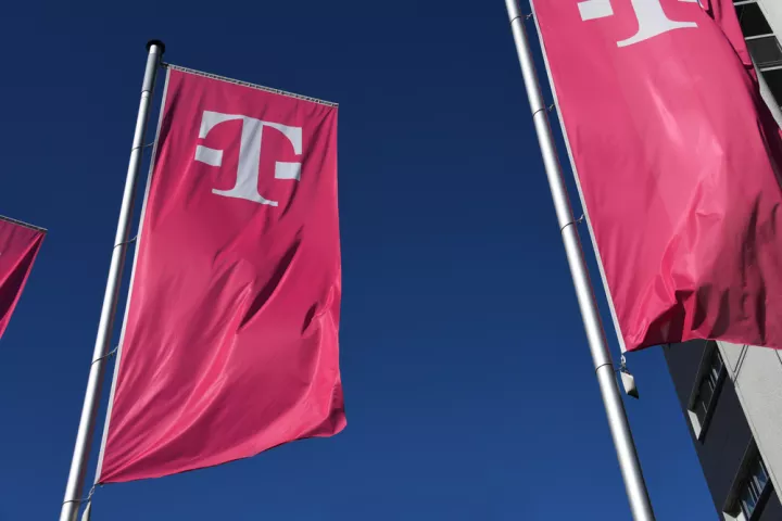 Porsche και Deutsche Telekom «ψήνουν» ταμείο 500 εκατ. ευρώ για αμυντικές επενδύσεις στην ΕΕ