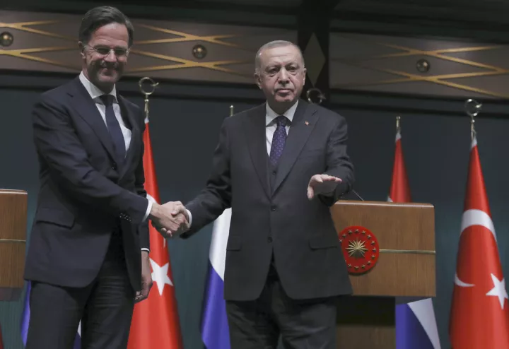 Τηλεφωνική επικοινωνία Ερντογάν με Ρούτε ενόψει της συνάντησης Πούτιν - Τραμπ 