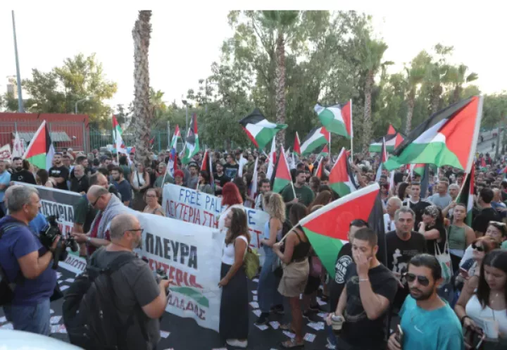 Και το ΚΚΕ ανοικτά στο διαγωνισμό για τον «καλύτερο» αντισημίτη